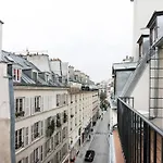 Superbe Studio Avec Balcon Au Coeur De Montorgueil