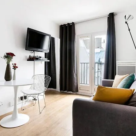 Superbe Avec Balcon Au Coeur De Montorgueil